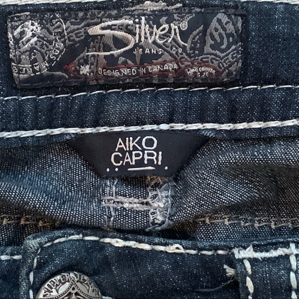 Silver Jeans Size 29 Blue Akio Capri Stretch Embroidered Western Glove Works - Picture 12 of 14